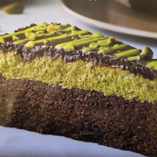 DUBAI CHOCOLATE CAKE - O