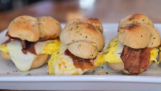 GARLIC KNOT BREAKFAST SLIDERS - O.